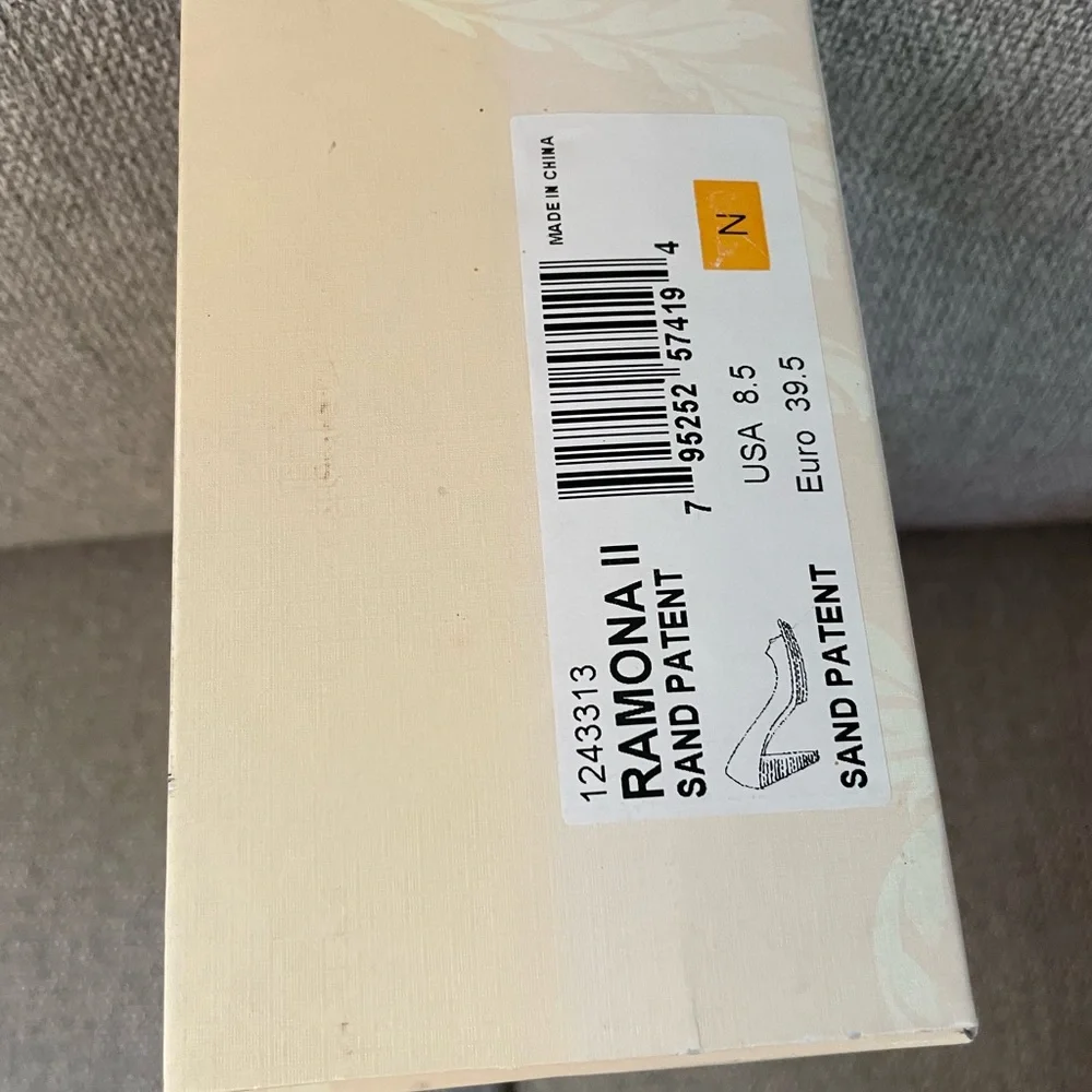 Stylish Sofft Tan Women's Shoes - Picture 6 of 6